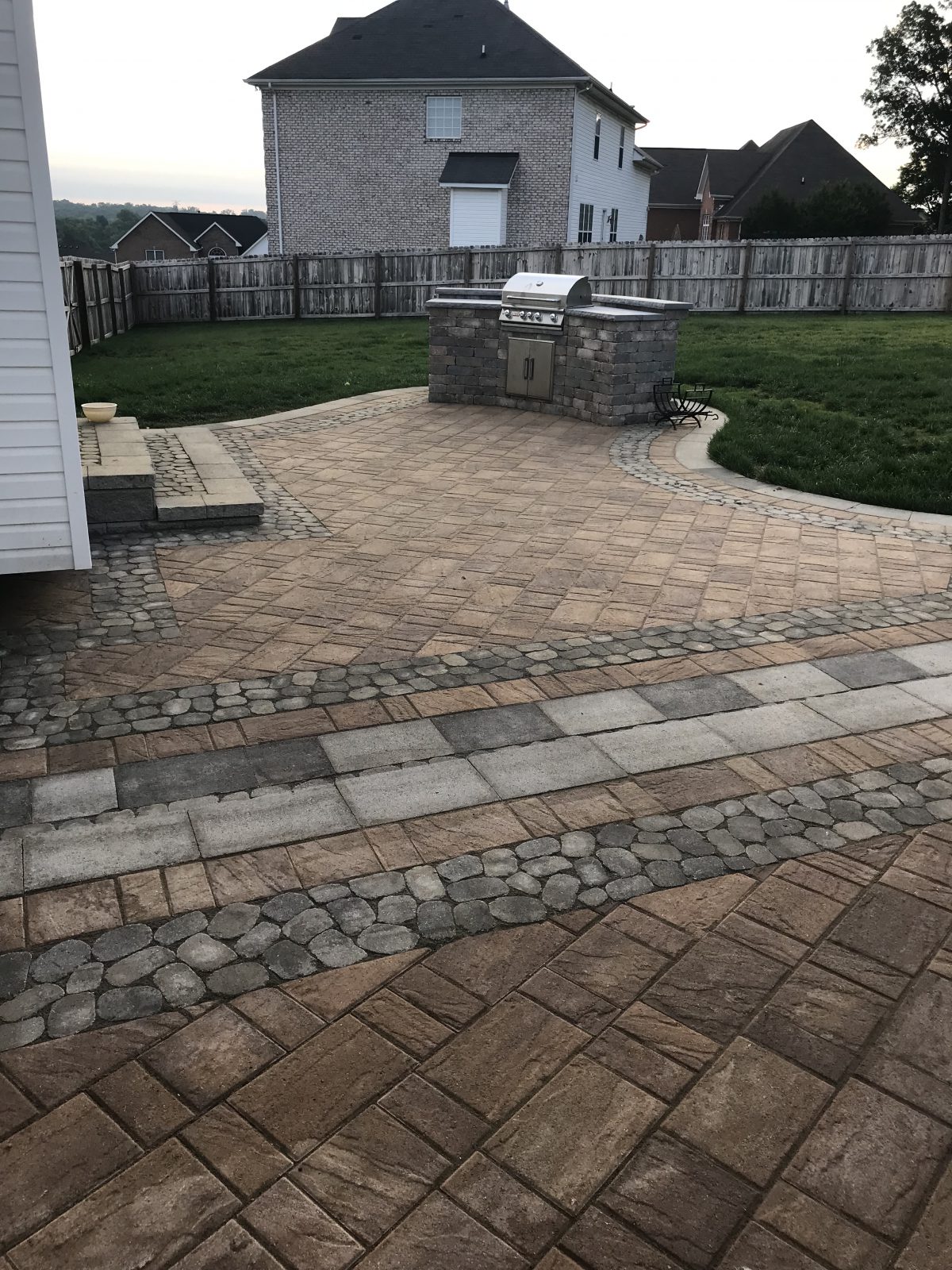 Techo-Bloc Outdoor Kitchen with Patio